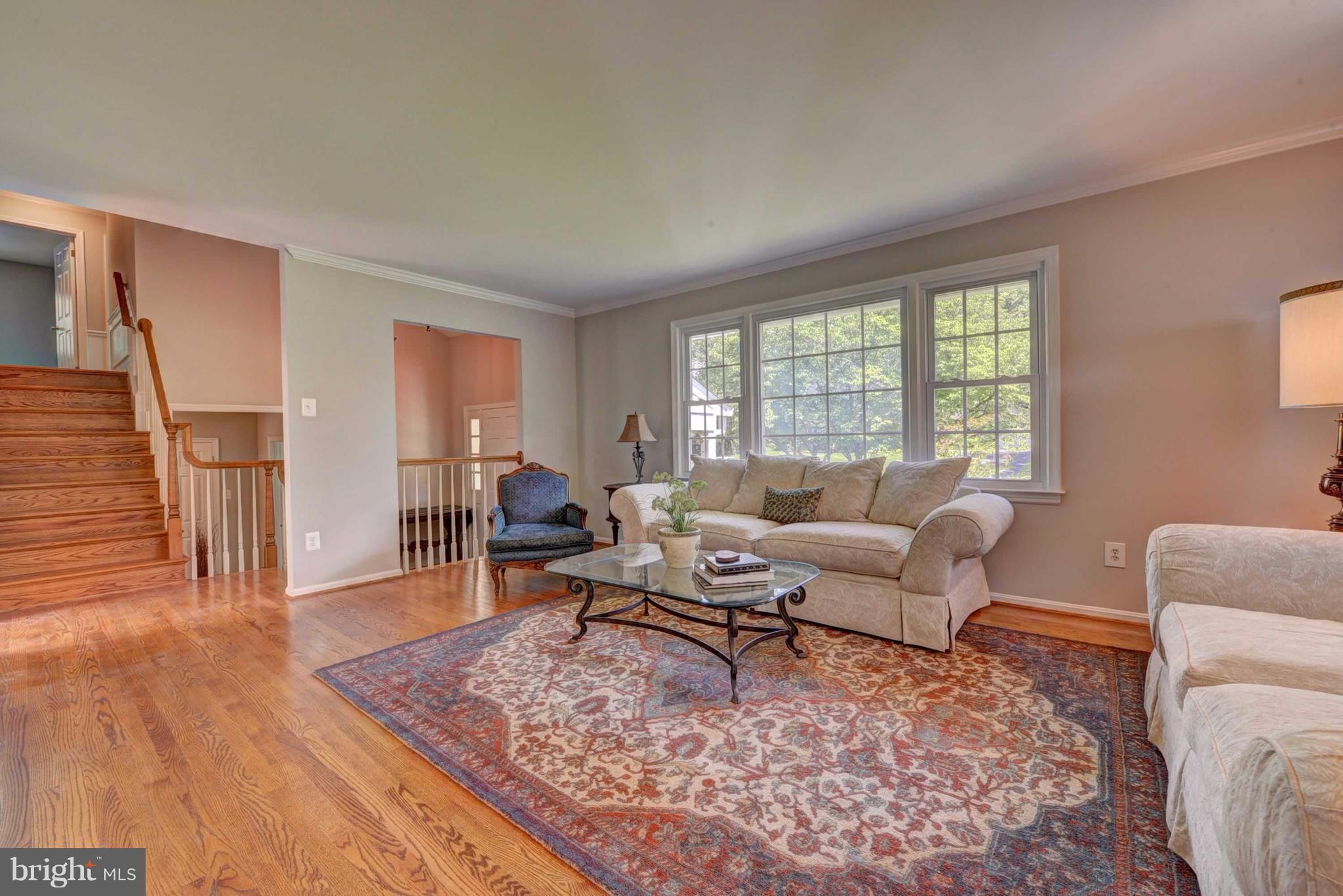 10406 Huntrace Way Vienna, VA 22182 - Photo 19 of 29 Bright and Inviting