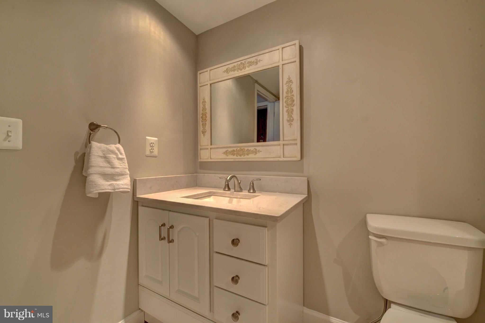 10406 Huntrace Way Vienna, VA 22182 - Photo 10 of 29 3 full Bathrooms/ One on Lower Level