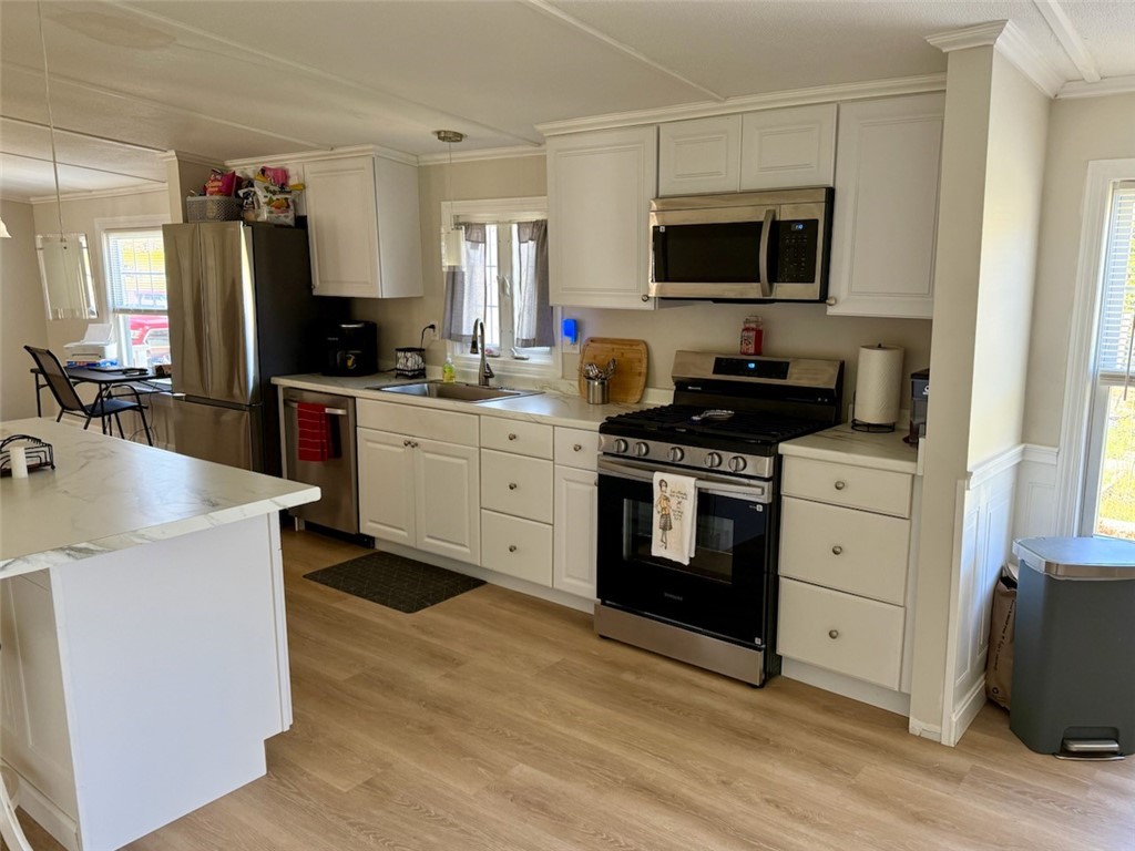 41 Wright Way Coventry, RI 02816 - Photo 7 of 18 Kitchen