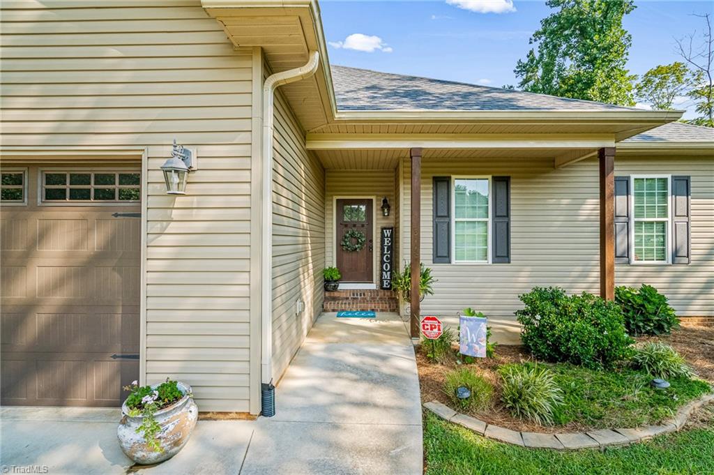 3115 Clear Ridge Drive Trinity, NC 27370 - Photo 2 of 32