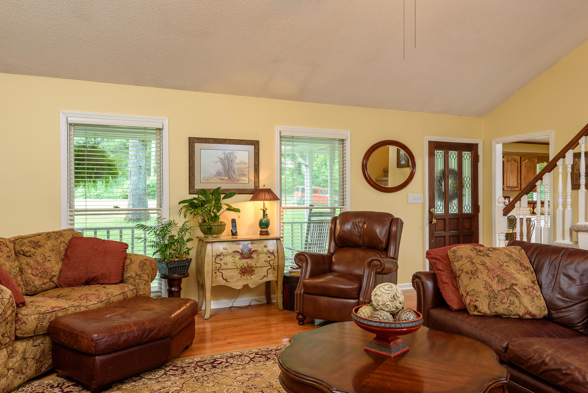 10926 Harbor Road North Soddy Daisy, TN 37379 - Photo 8 of 36 LIVING ROOM