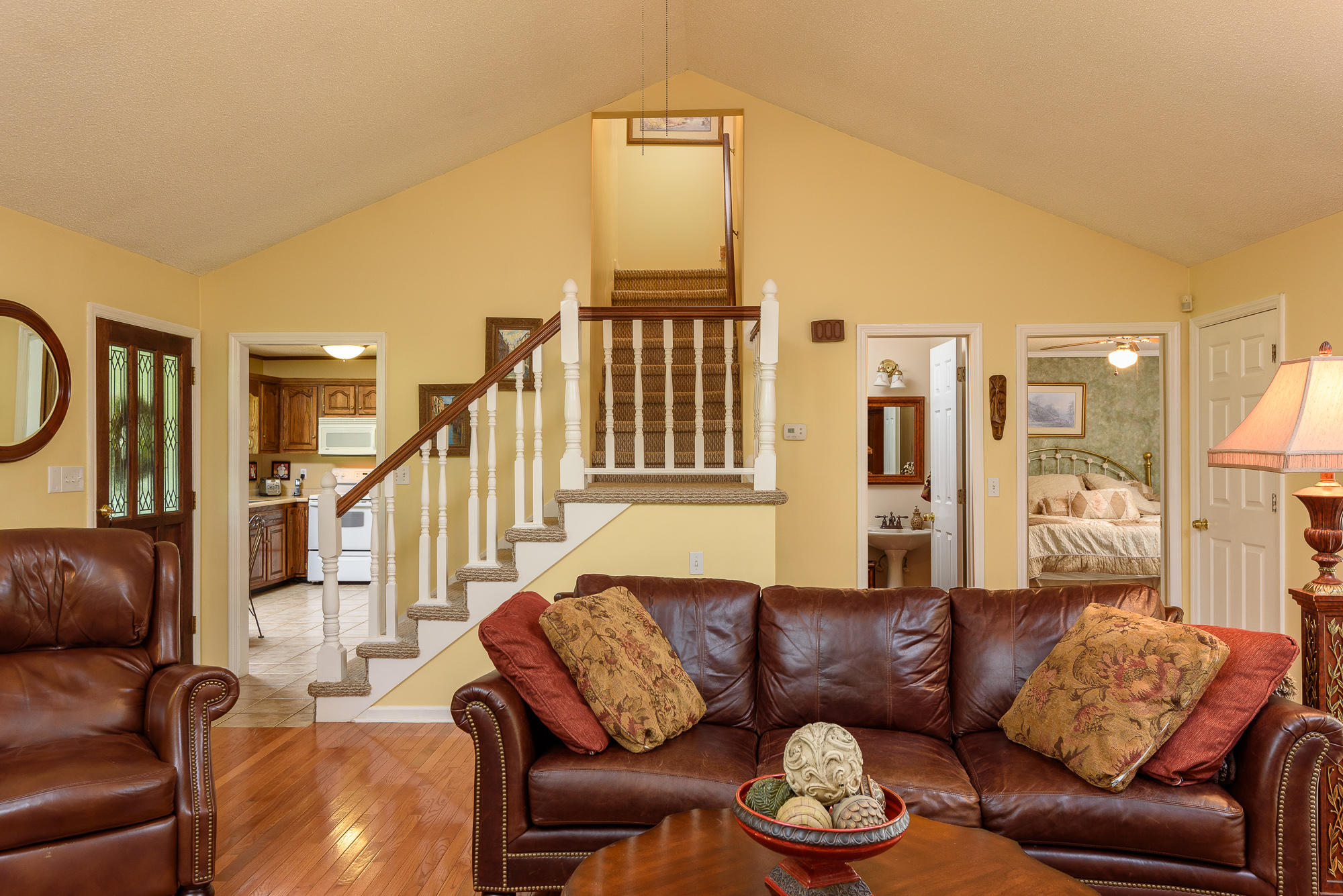 10926 Harbor Road North Soddy Daisy, TN 37379 - Photo 9 of 36 LIVING ROOM