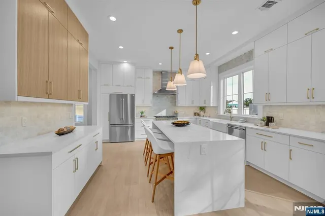 $2,799,000 | 7 Canterbury Lane, Short Hills, NJ 07078