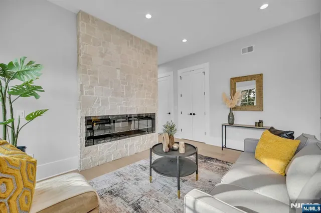 $2,799,000 | 7 Canterbury Lane, Short Hills, NJ 07078