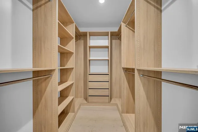 $2,799,000 | 7 Canterbury Lane, Short Hills, NJ 07078