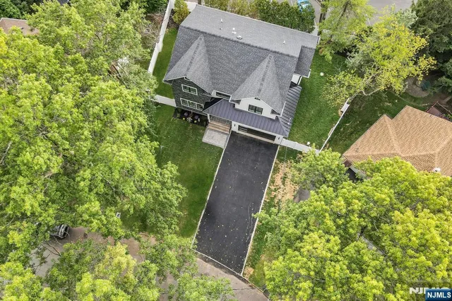 $2,799,000 | 7 Canterbury Lane, Short Hills, NJ 07078