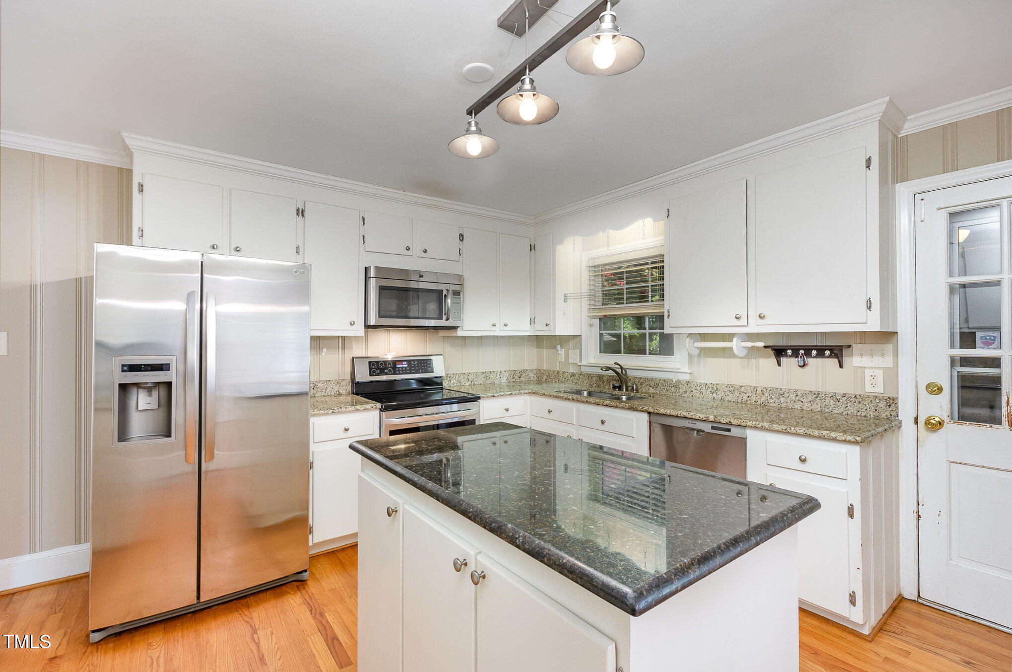 2133 Ridge Road Raleigh, NC 27607 - Photo 10 of 22 010_cj4a6251-edit_595