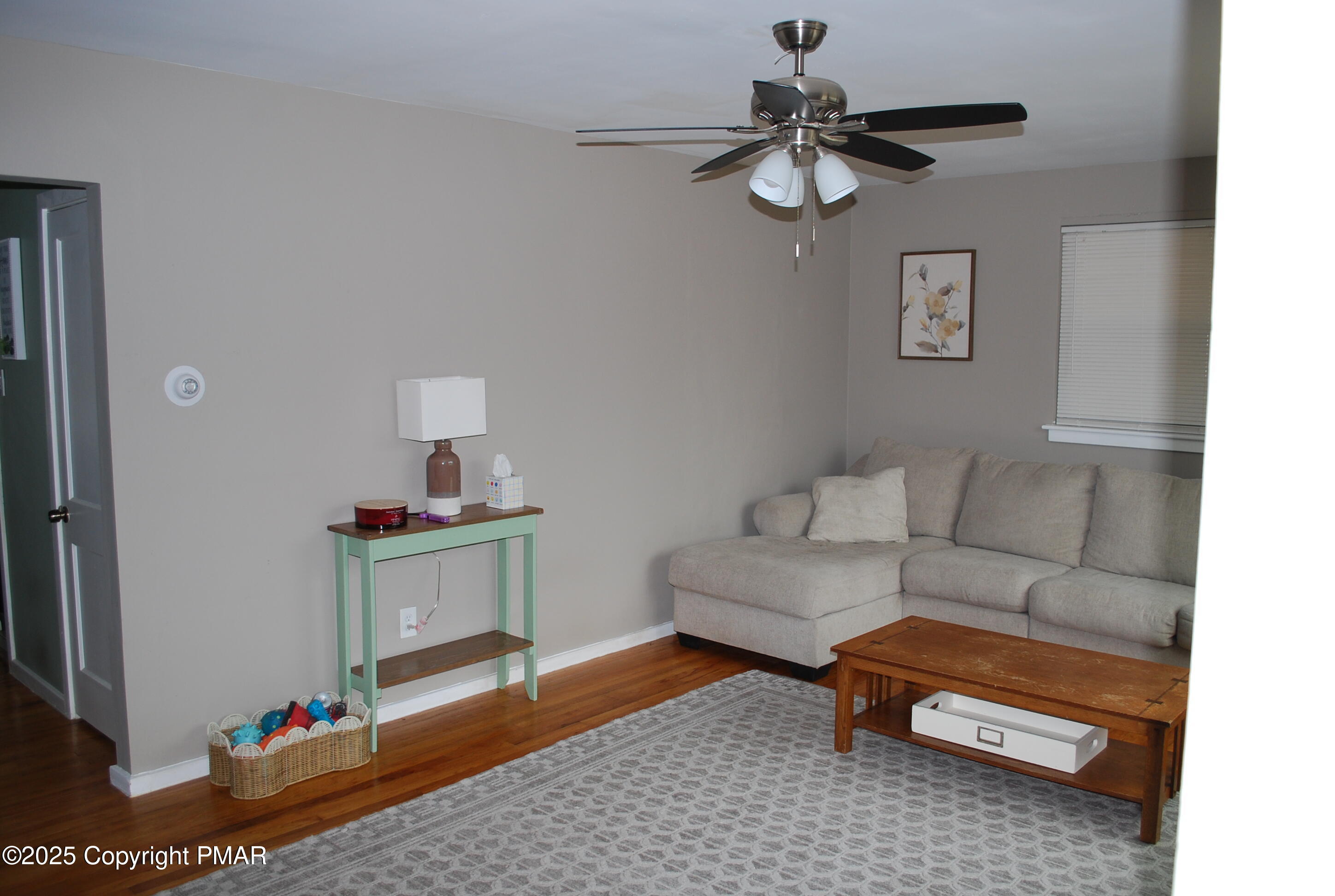 1249 Rye Street Allentown, PA 18103 - Photo 4 of 41 Living Room
