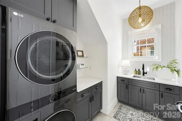 $1,250,000 | 264 Hawthorne Park Avenue, Belmont, NC 28012