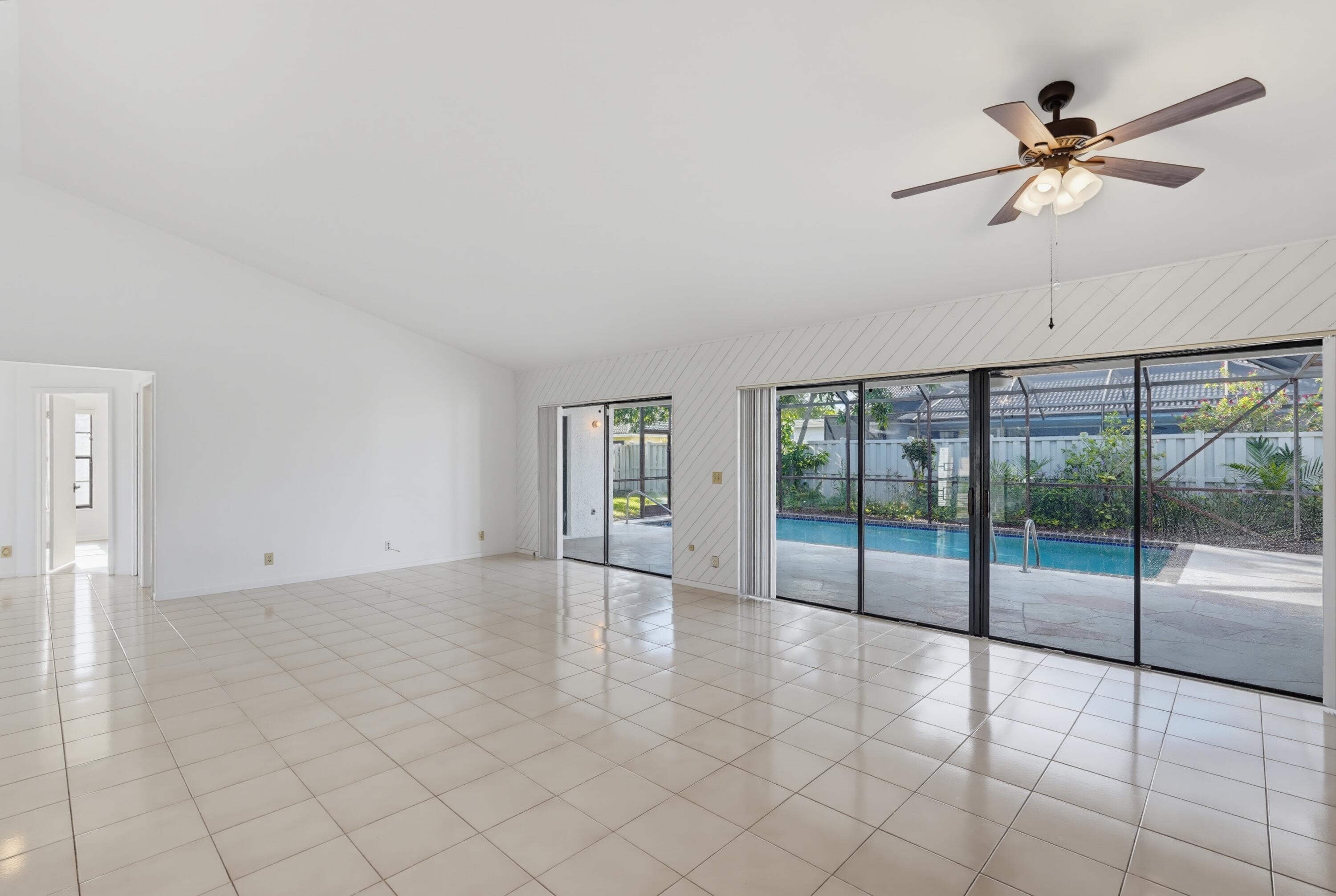 6846 Bianchini Circle Boca Raton, FL 33433 - Photo 3 of 25 Livingroom