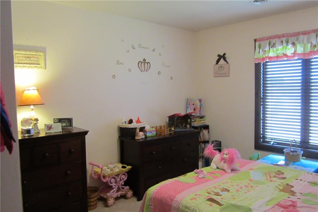 158 Craft Washington, PA 15301 - Photo 11 of 25 Bedroom #2 Again, note the wood blinds and neutral carpeting.
