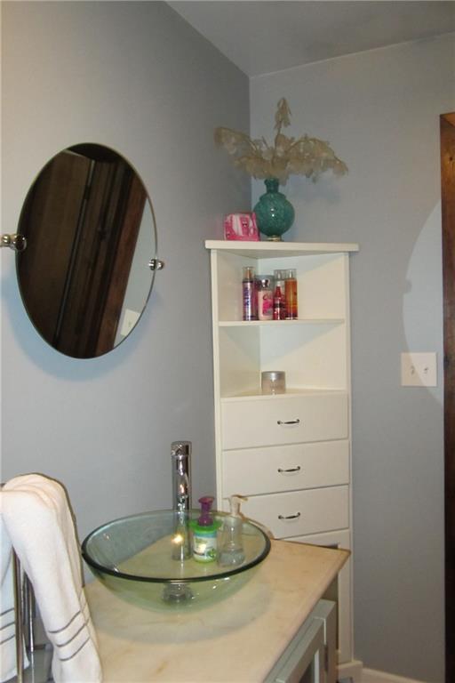 158 Craft Washington, PA 15301 - Photo 14 of 25 Another view of main bath showing vessel sink.