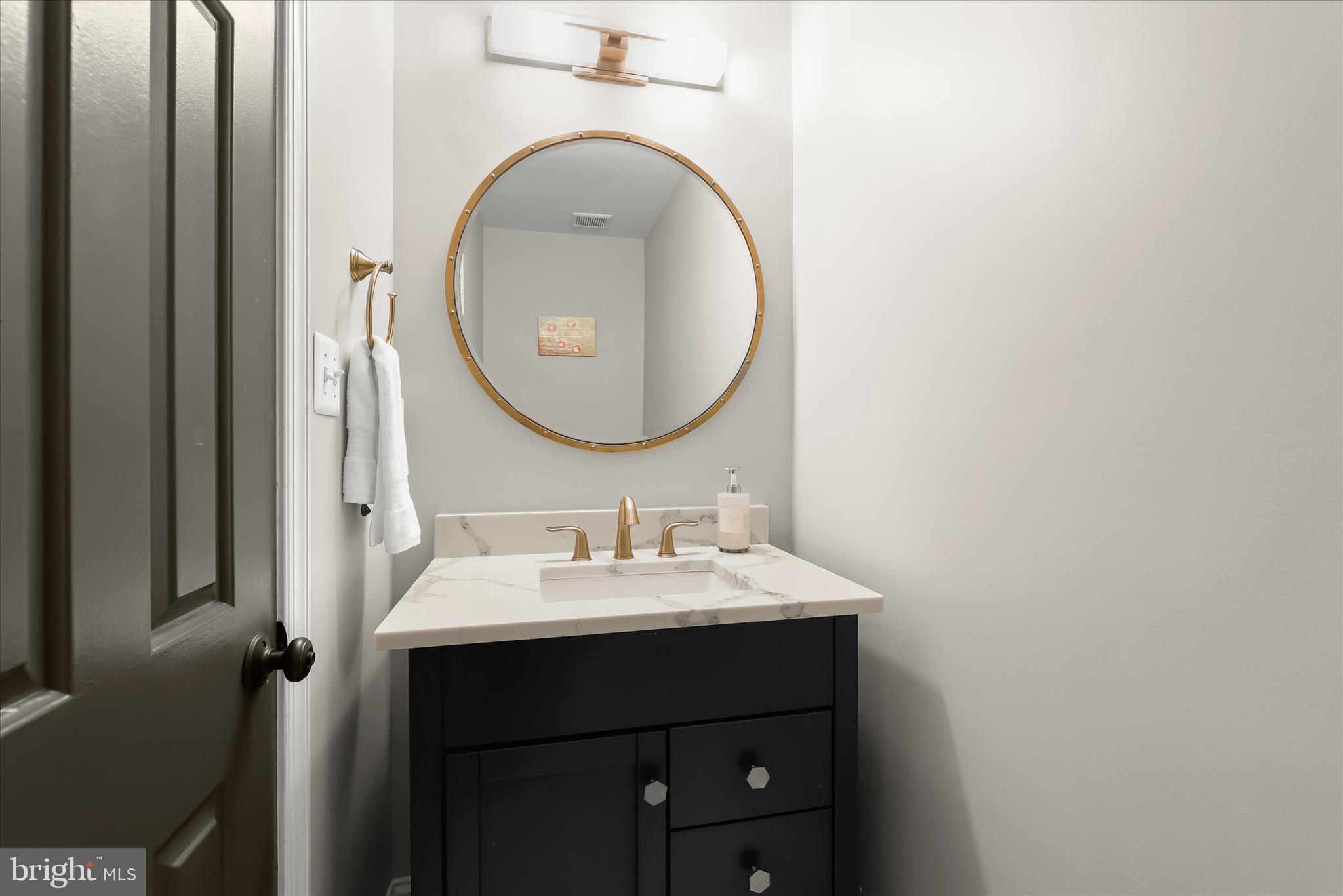 2102 Highland Ridge Drive Phoenix, MD 21131 - Photo 29 of 95 Half Bathroom
