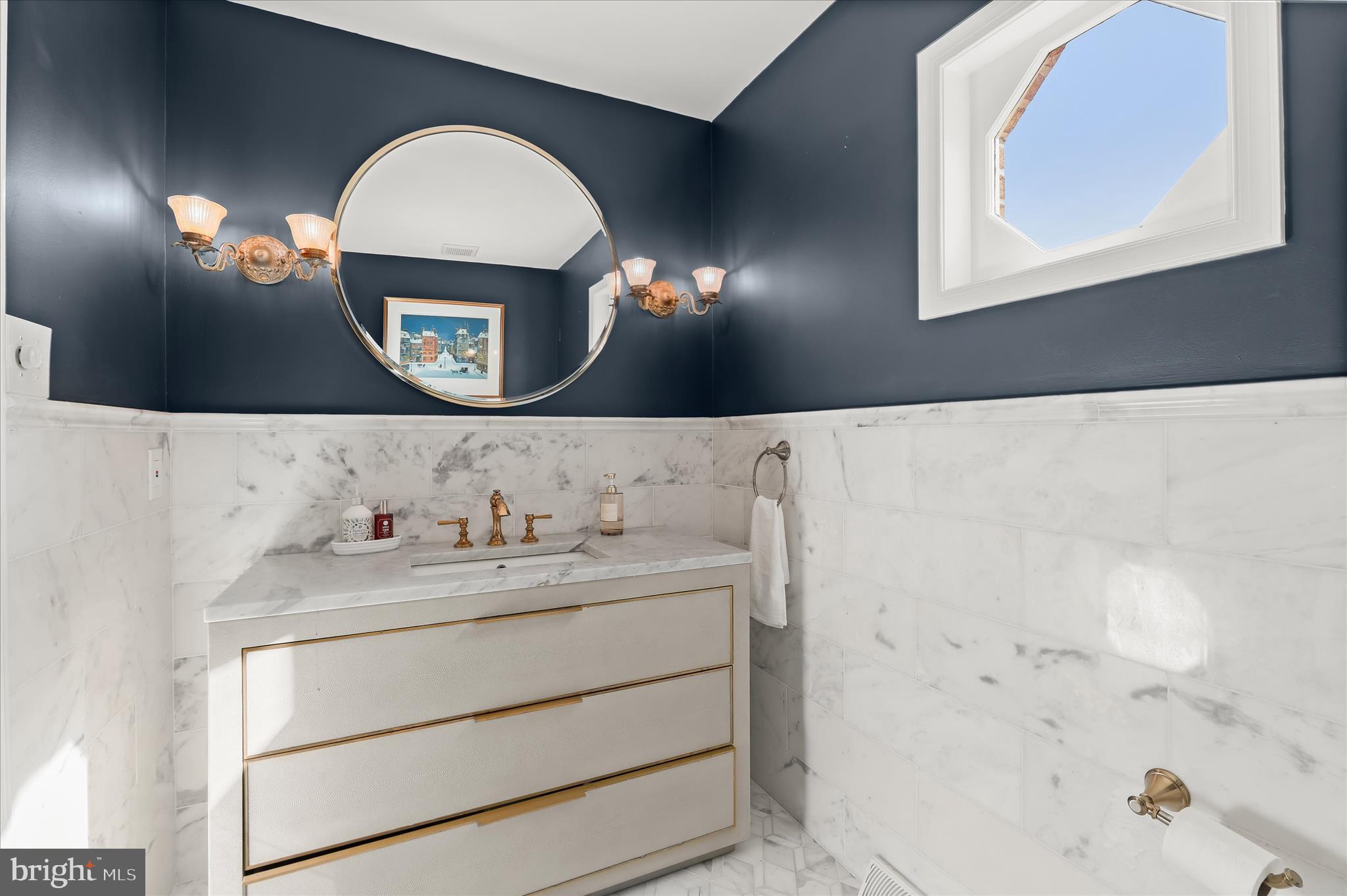 2102 Highland Ridge Drive Phoenix, MD 21131 - Photo 33 of 95 a bathroom with a sink and a mirror