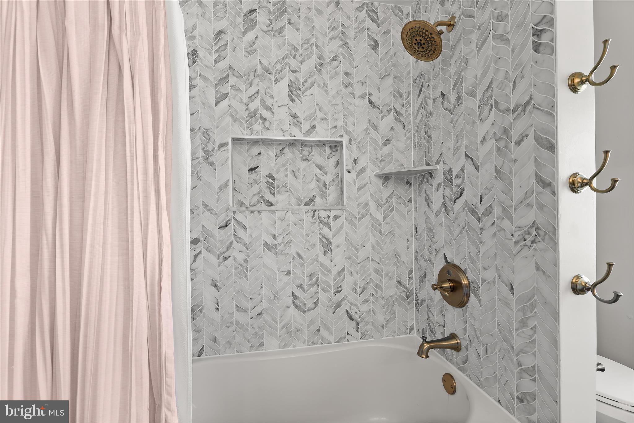 2102 Highland Ridge Drive Phoenix, MD 21131 - Photo 54 of 95 Second Full Bathroom