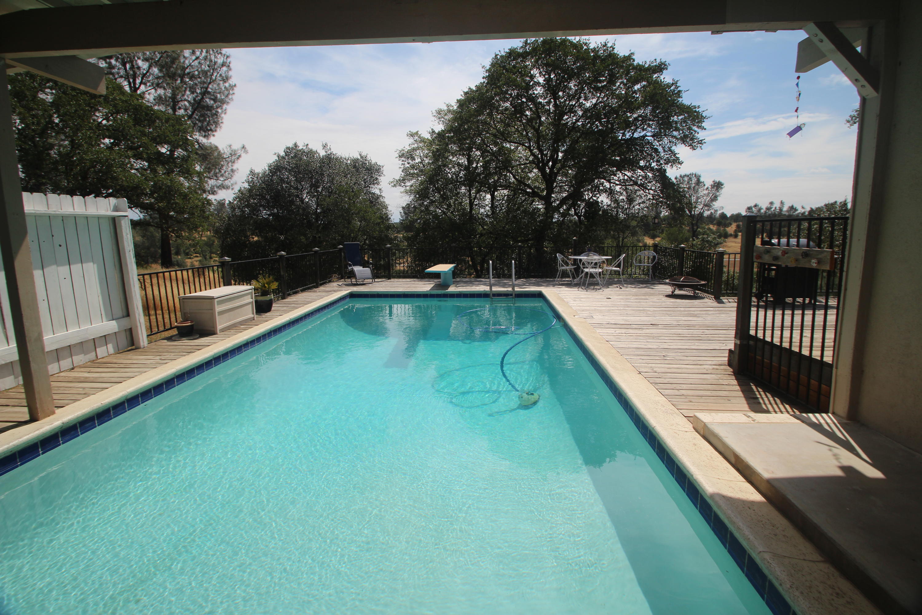 9085 Stillwater Road Redding, CA 96002 - Photo 21 of 23 Pool