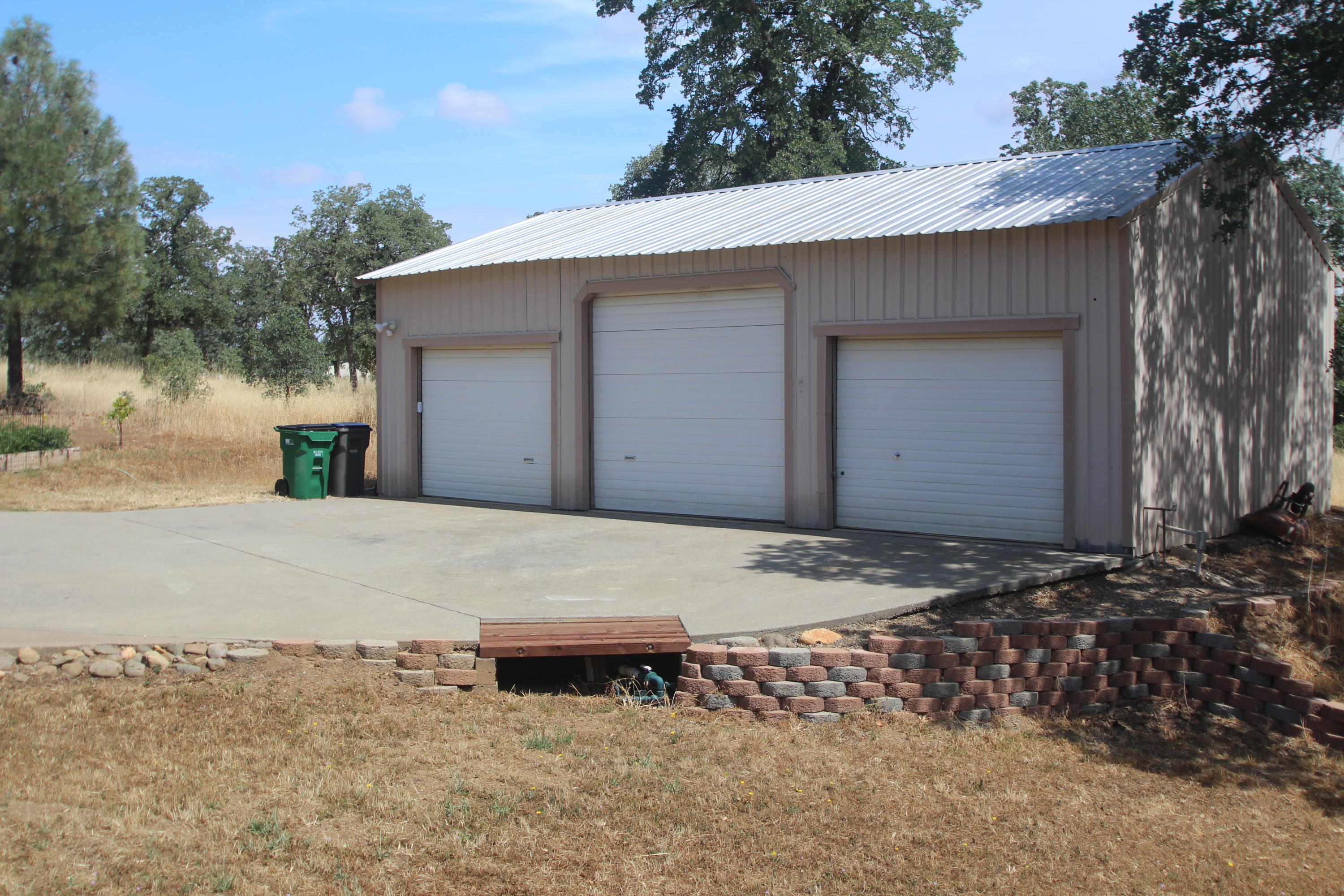 9085 Stillwater Road Redding, CA 96002 - Photo 3 of 23 Oversized Det. Shop w/ openers
