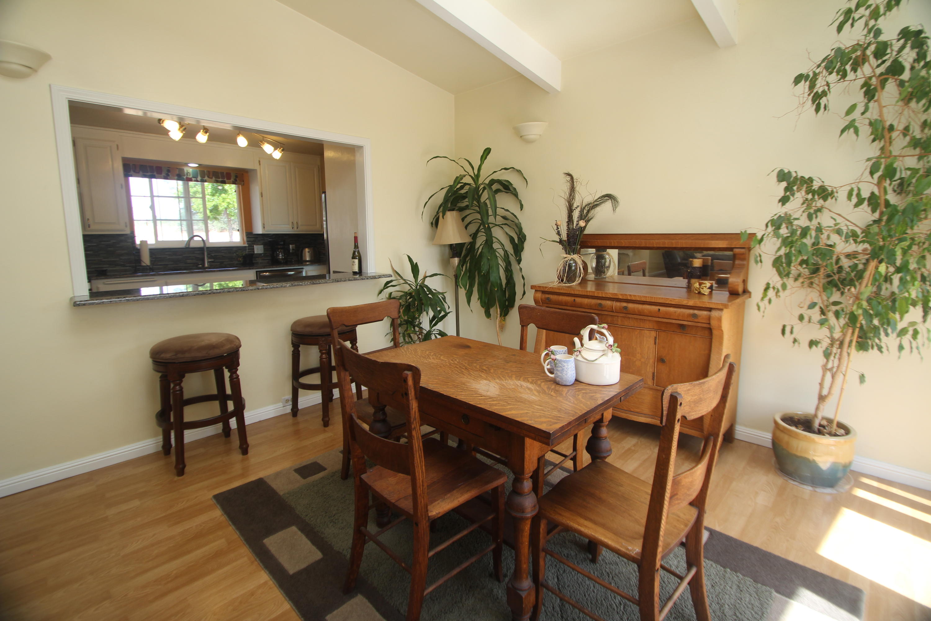9085 Stillwater Road Redding, CA 96002 - Photo 7 of 23 Dining Area