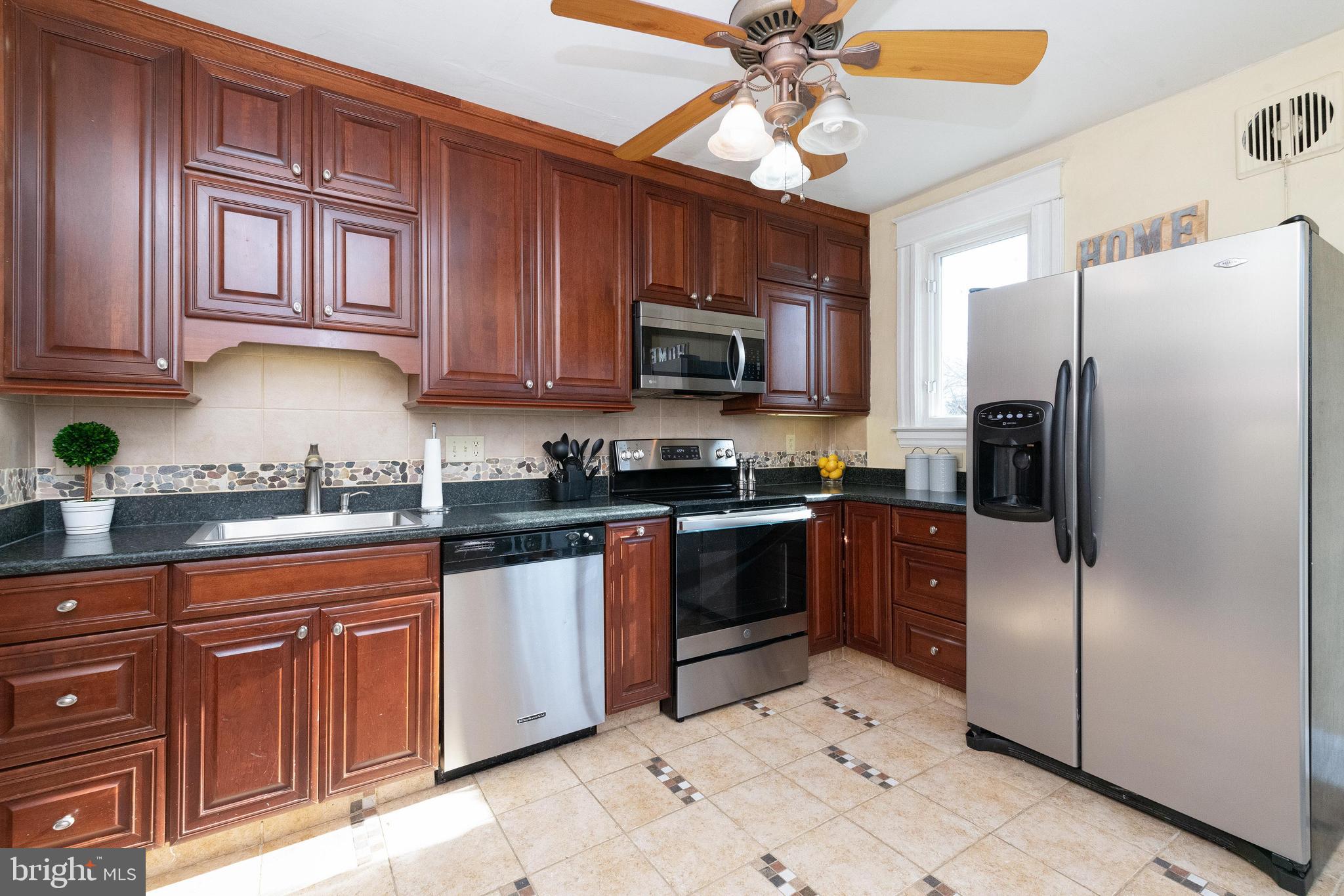 737 Regester Avenue Baltimore, MD 21212 - Photo 10 of 44