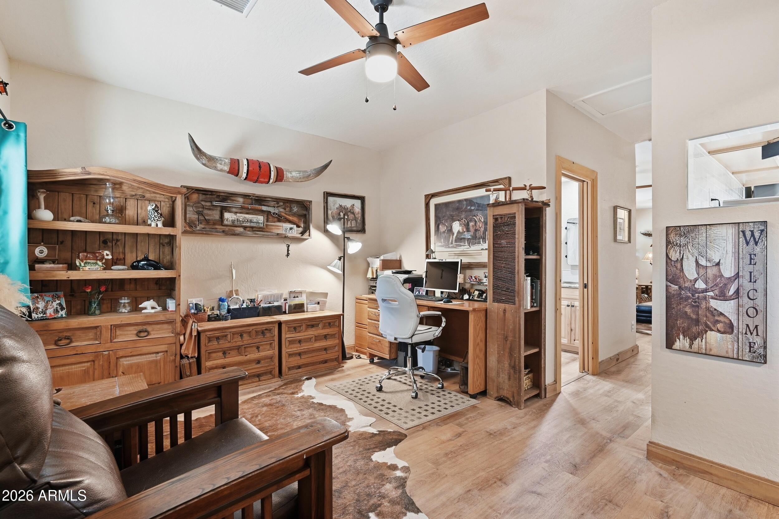 606 East Luke Drive Payson, AZ 85541 - Photo 9 of 39 Front Entry/Den