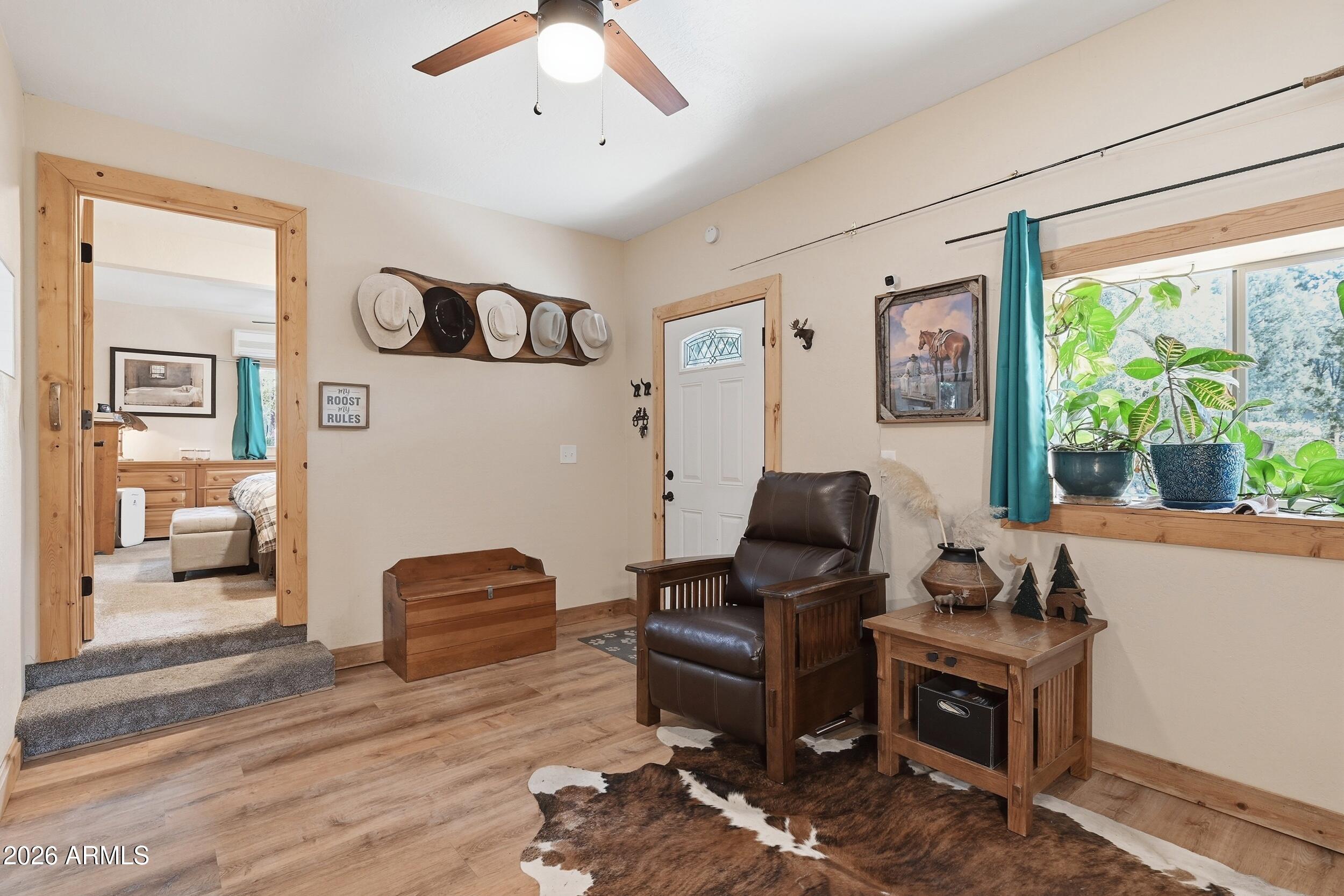 606 East Luke Drive Payson, AZ 85541 - Photo 10 of 39 Front Entry/Den