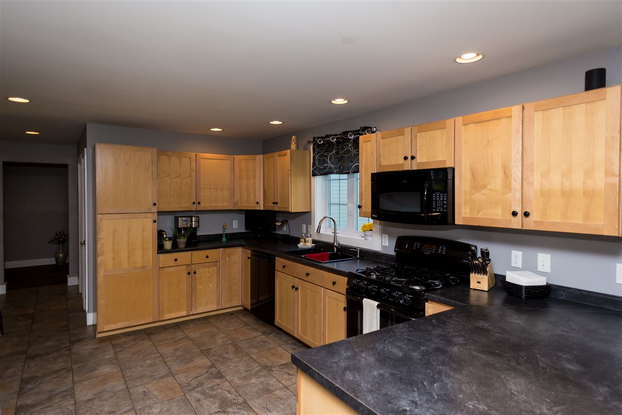 512 Ten Rod Road Farmington, NH 03835 - Photo 4 of 37