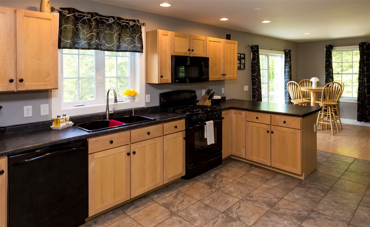 512 Ten Rod Road Farmington, NH 03835 - Photo 7 of 37