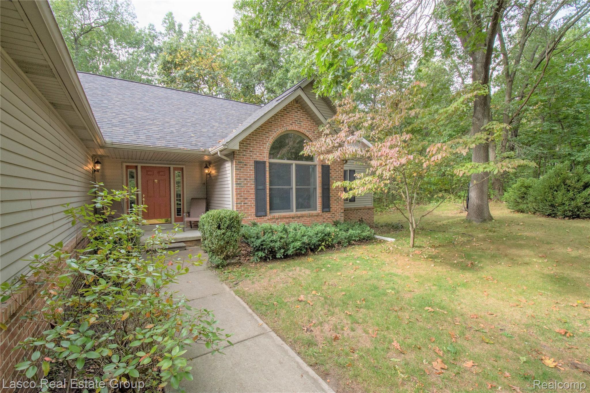5595 Bullard Road Fenton, MI 48430 - Photo 2 of 27 DSC_06411.jpg