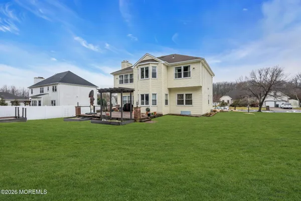 $949,999 | 6 Johnny Drive, Farmingdale, NJ 07727