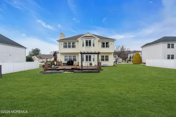 $949,999 | 6 Johnny Drive, Farmingdale, NJ 07727