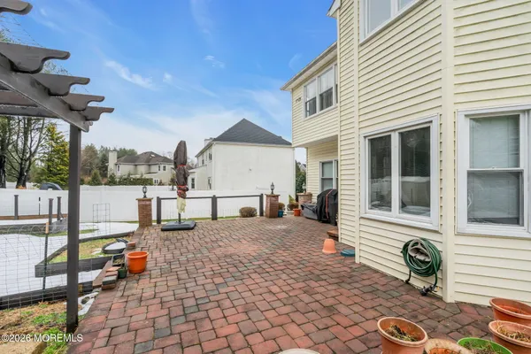 $949,999 | 6 Johnny Drive, Farmingdale, NJ 07727