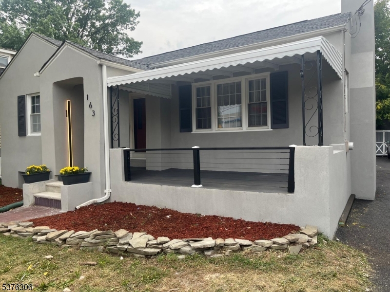 163 Wagaraw Road Hawthorne, NJ 07506 - Photo 2 of 26