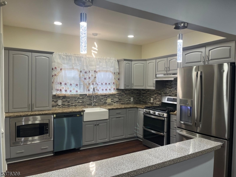 163 Wagaraw Road Hawthorne, NJ 07506 - Photo 7 of 26