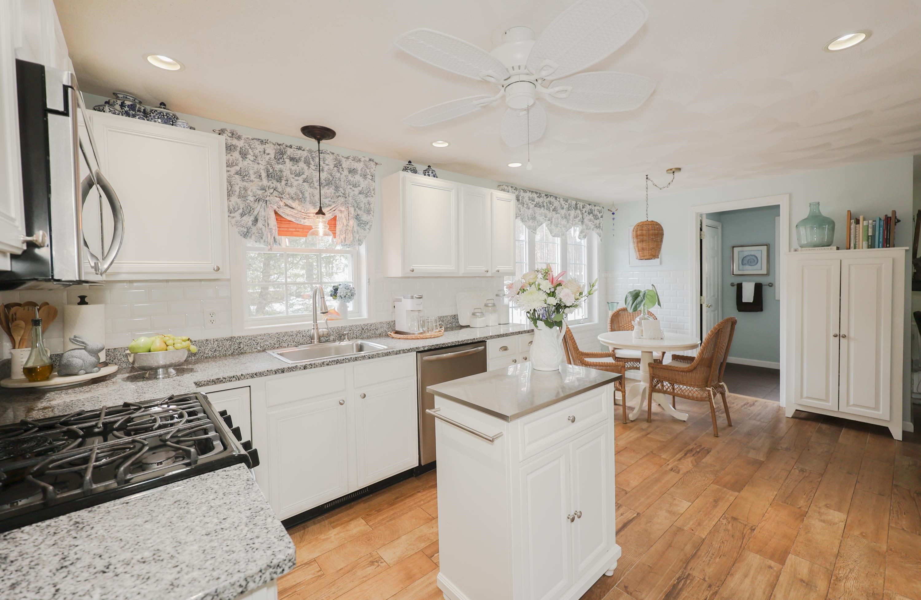 19 Trent Road Hooksett, NH 03106 - Photo 7 of 39