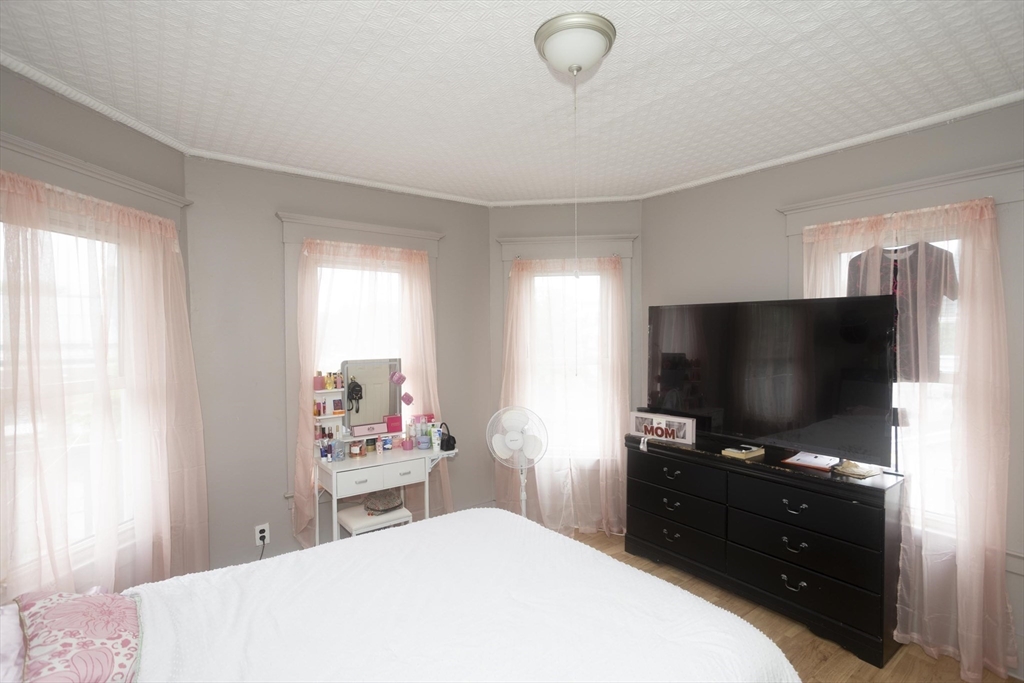 10 Monroe Street Springfield, MA 01109 - Photo 27 of 36
