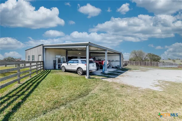 $650,000 | 2110 Immenhauser Road, Yoakum, TX 77995