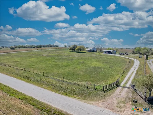 $650,000 | 2110 Immenhauser Road, Yoakum, TX 77995