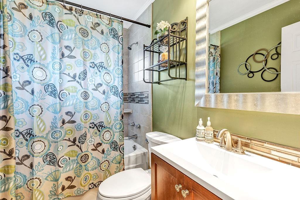 110 Maple Drive Beaver, PA 15009 - Photo 10 of 23 a bathroom with a sink and a mirror