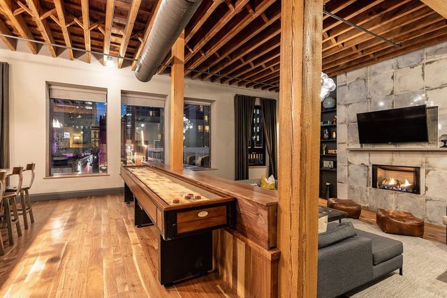 $11,900,000 | 218 3rd Avenue North, Nashville, TN 37201