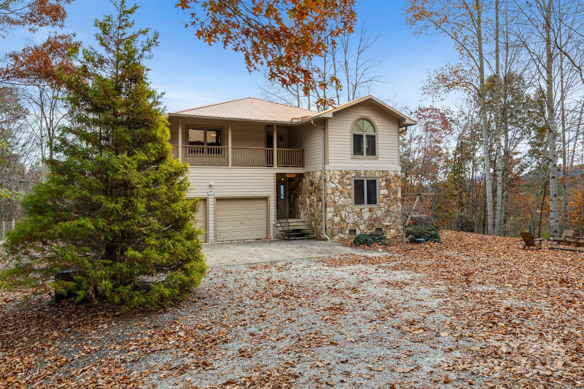 425 Turkey Run Bryson City, NC 28713 - Photo 47 of 47 a front view of a house with a yard