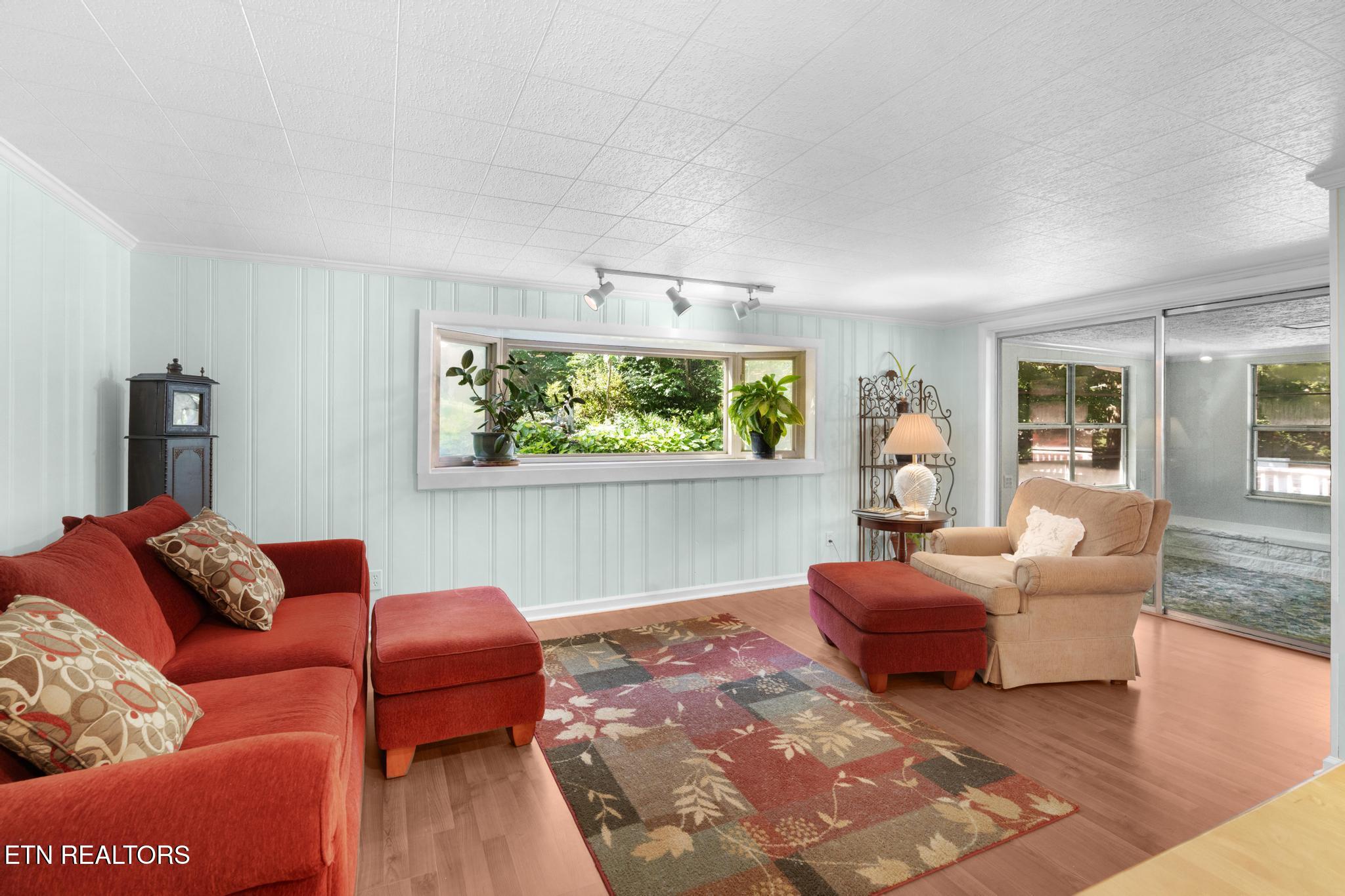 800 Brown Mountain Loop Road Knoxville, TN 37920 - Photo 14 of 45 Great Room/Den