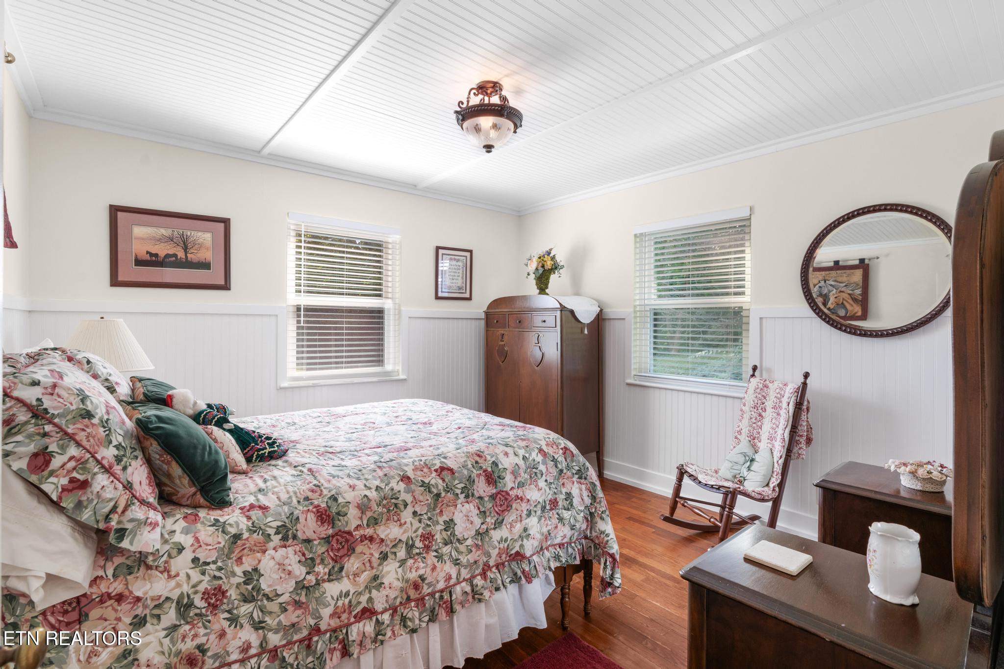 800 Brown Mountain Loop Road Knoxville, TN 37920 - Photo 22 of 45 Guest Bedroom