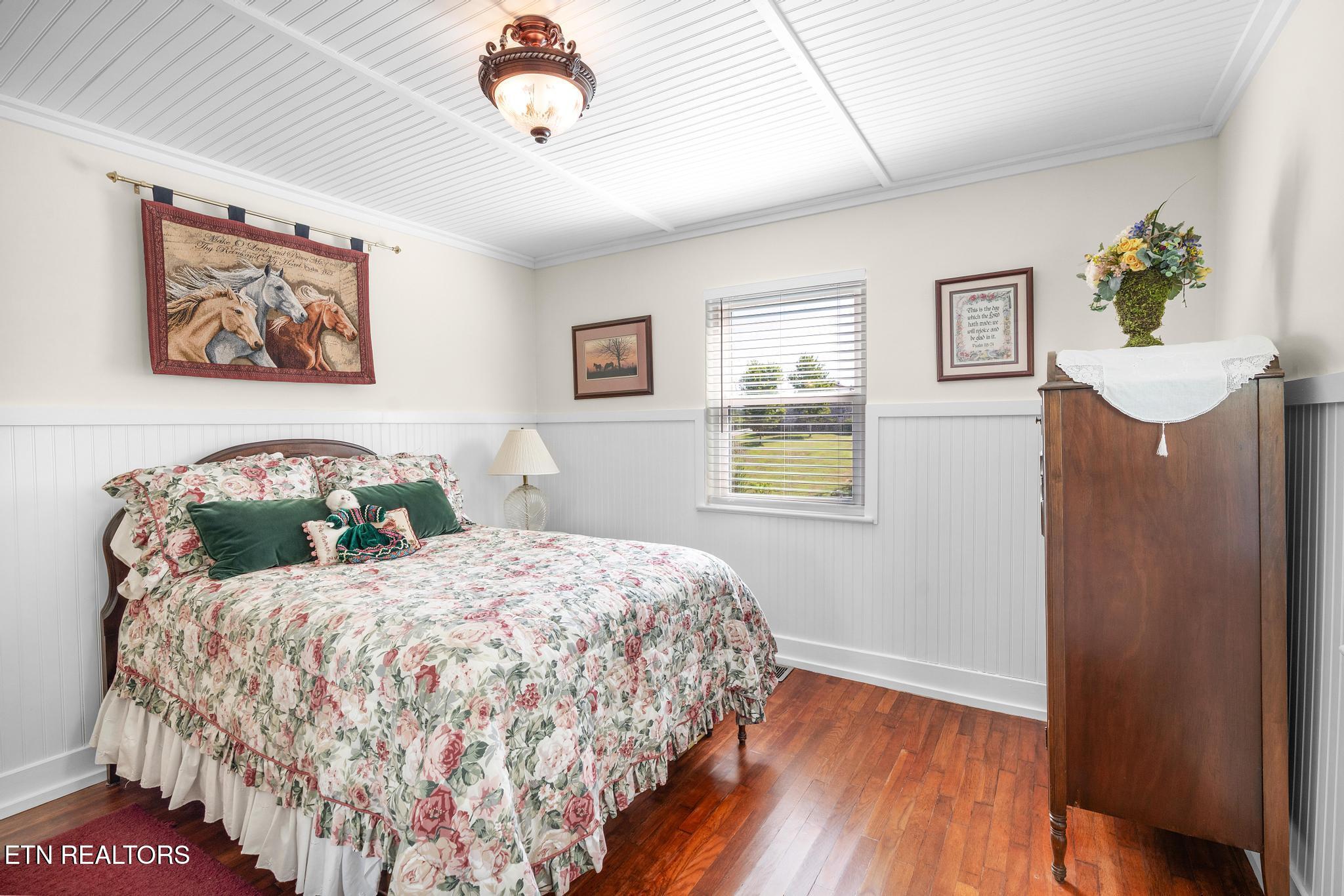 800 Brown Mountain Loop Road Knoxville, TN 37920 - Photo 23 of 45 Guest Bedroom
