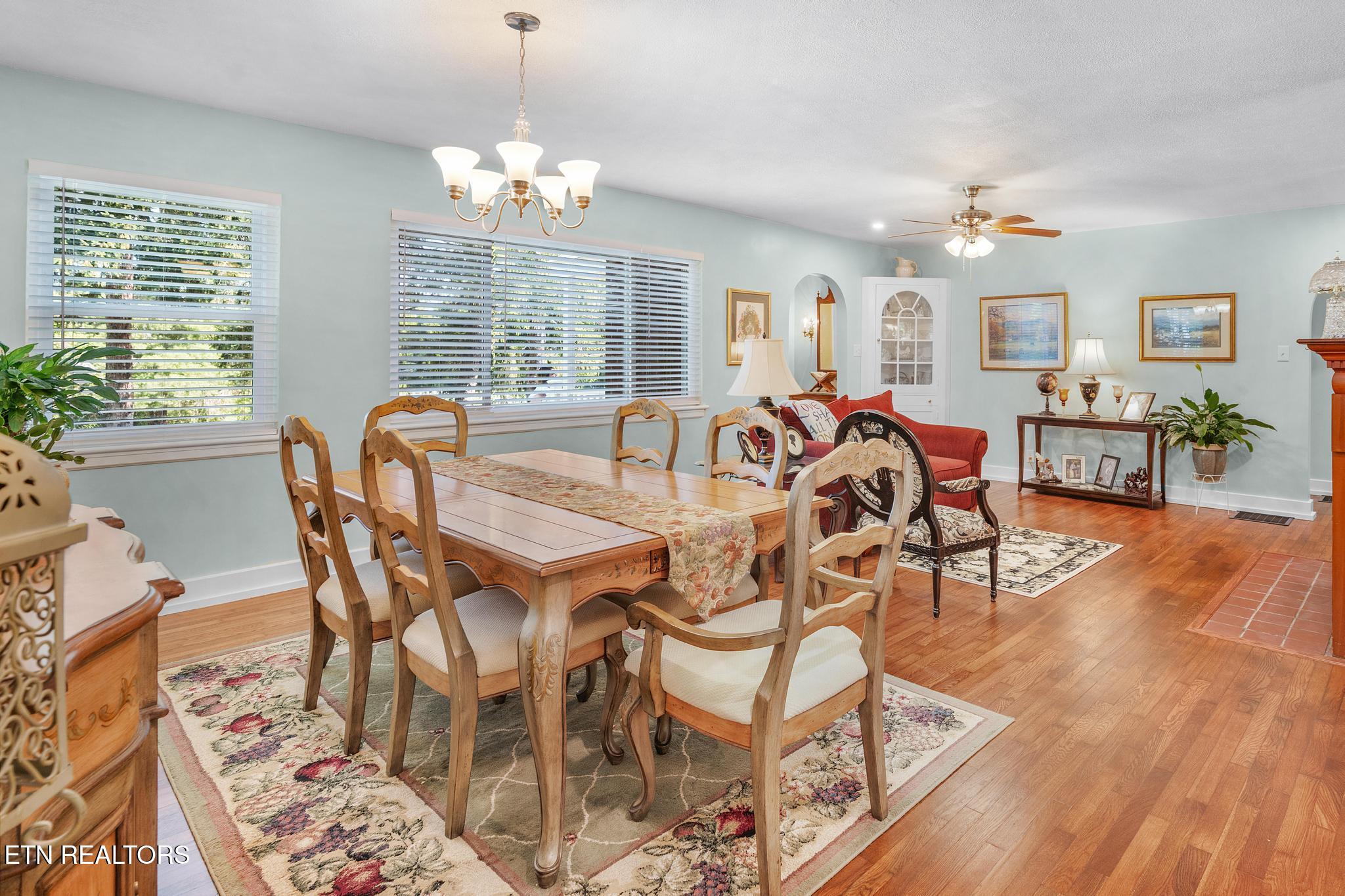 800 Brown Mountain Loop Road Knoxville, TN 37920 - Photo 8 of 45 Living/Dining Space