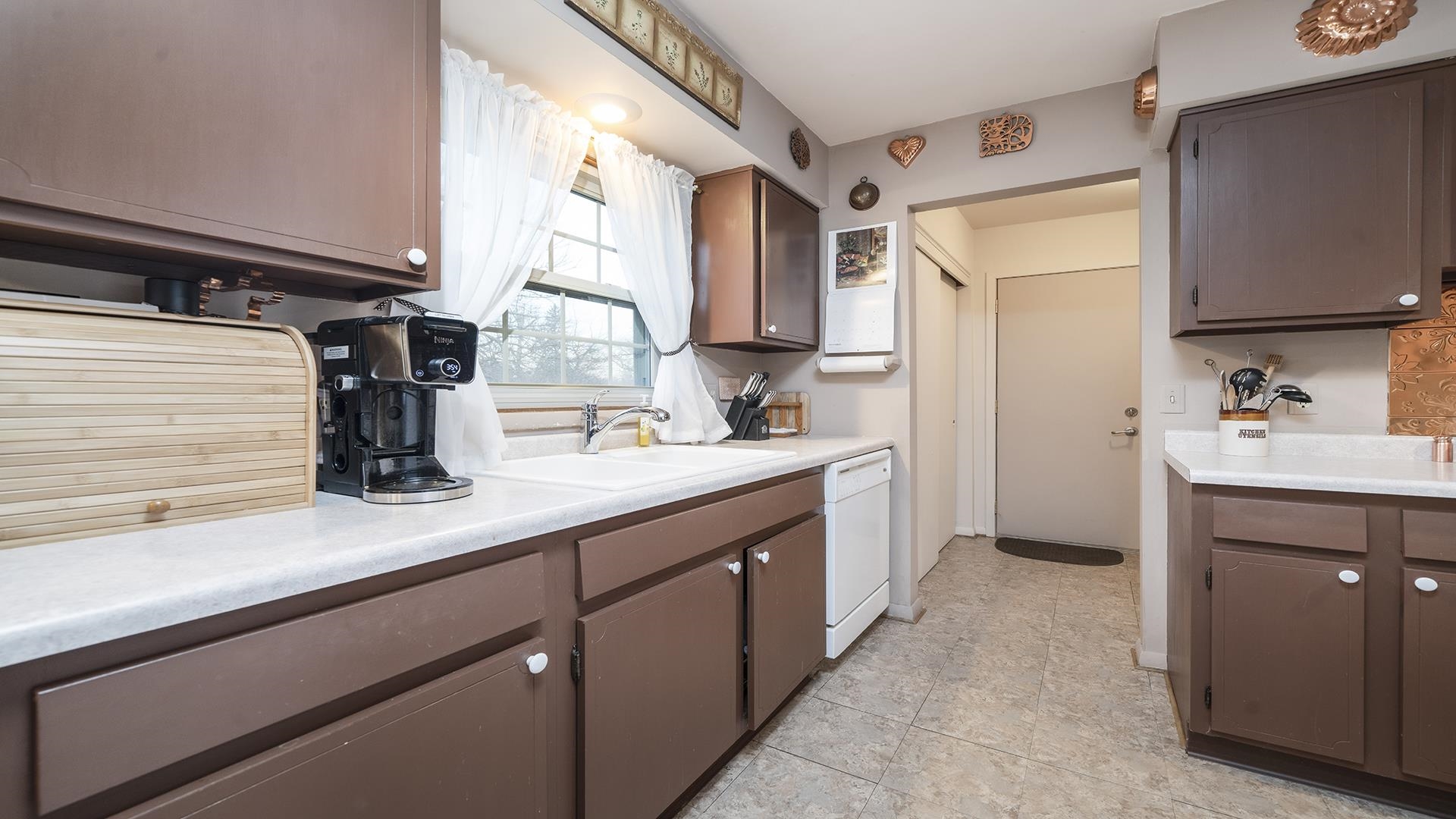 101 Ridge Drive DeKalb, IL 60115 - Photo 11 of 37 Gallery Image 11