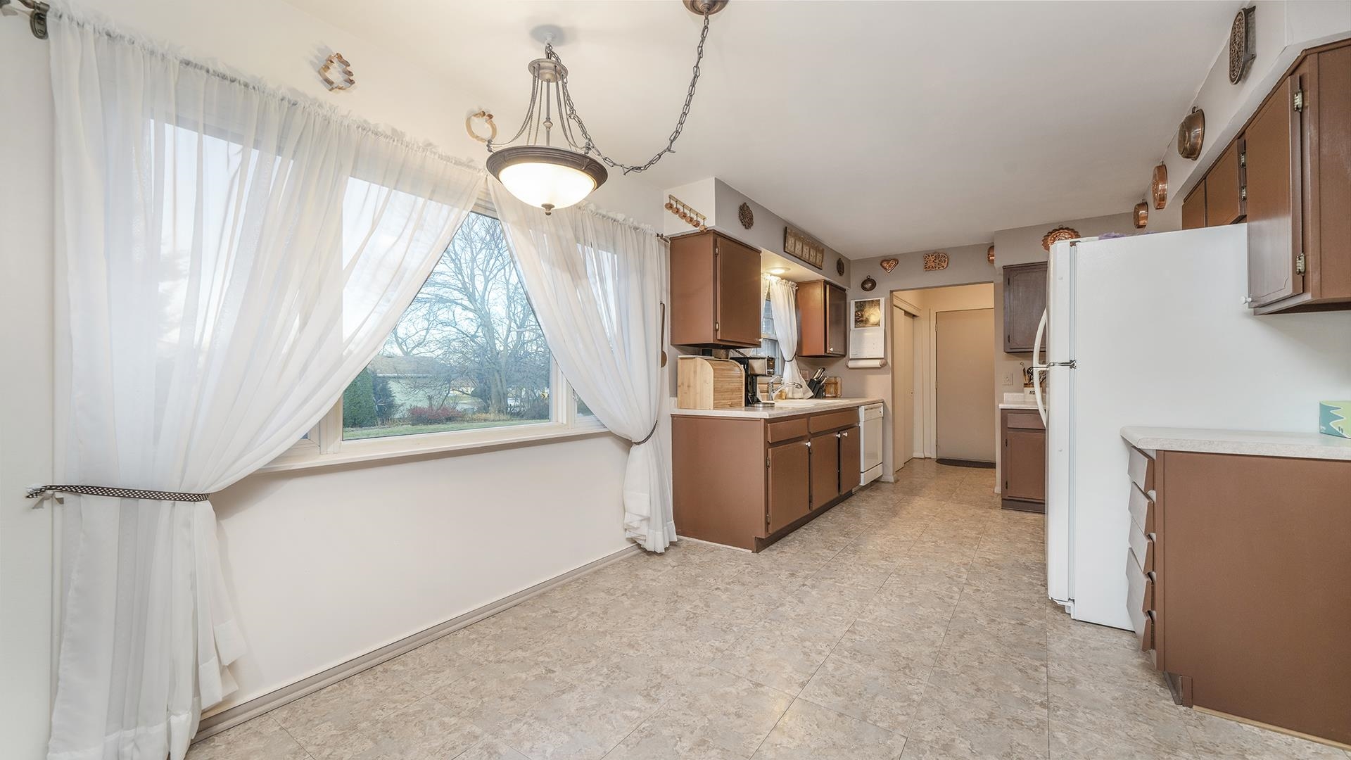 101 Ridge Drive DeKalb, IL 60115 - Photo 9 of 37 Gallery Image 9