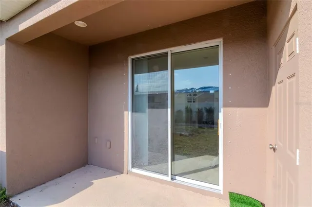 $195,000 | 8951 Walnut Gable Court, Riverview, FL 33578