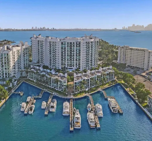 $4,700 | 7918 Harbor Island Drive, Unit 311, North Bay Village, FL 33141