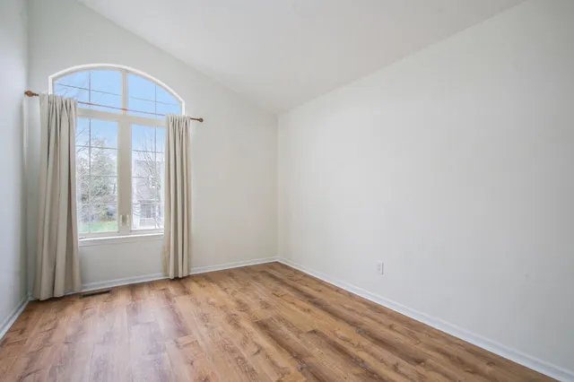 $3,600 | 5660 Versailles Avenue, Ann Arbor, MI 48103