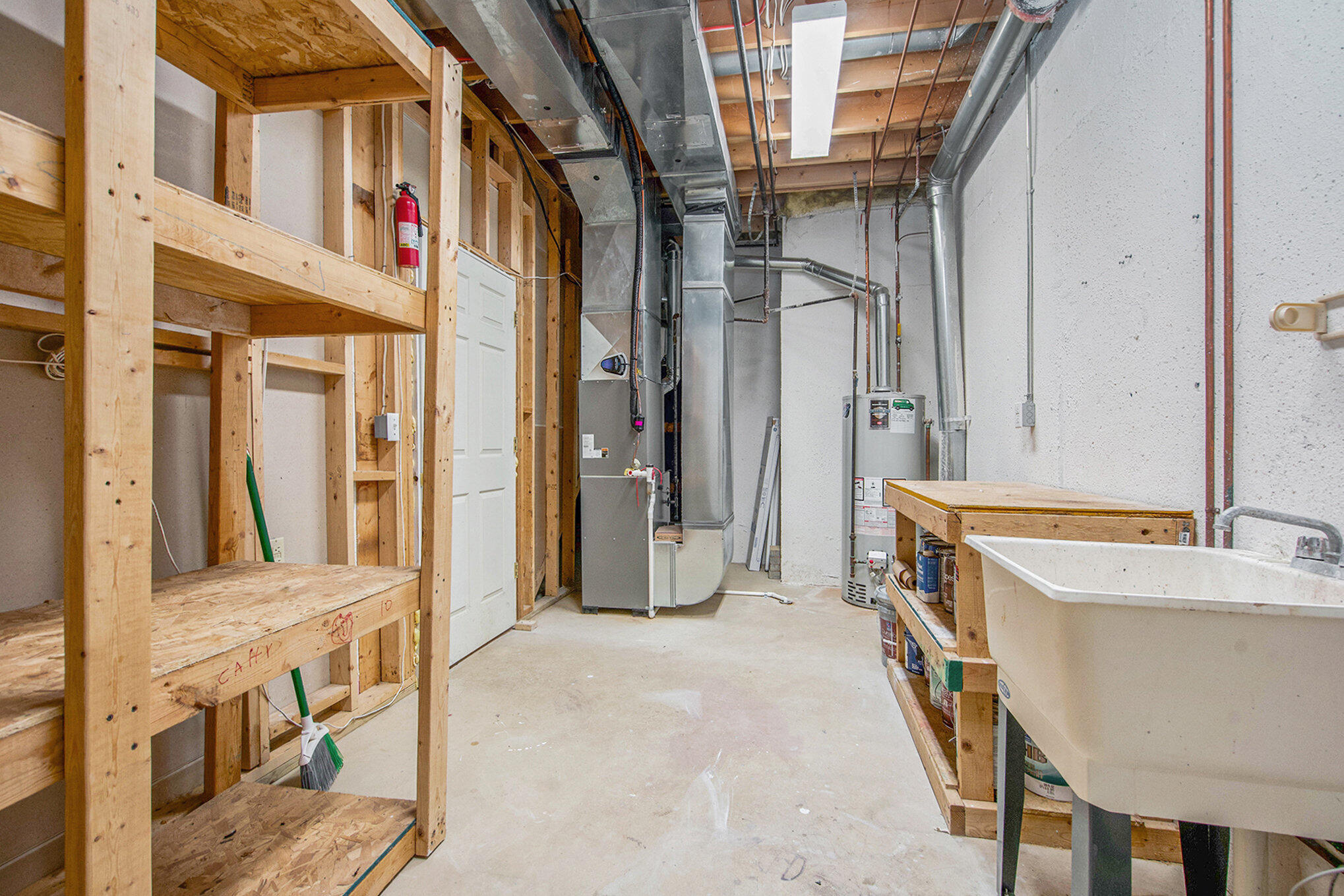 5660 Versailles Avenue Ann Arbor, MI 48103 - Photo 17 of 19 017_file_772